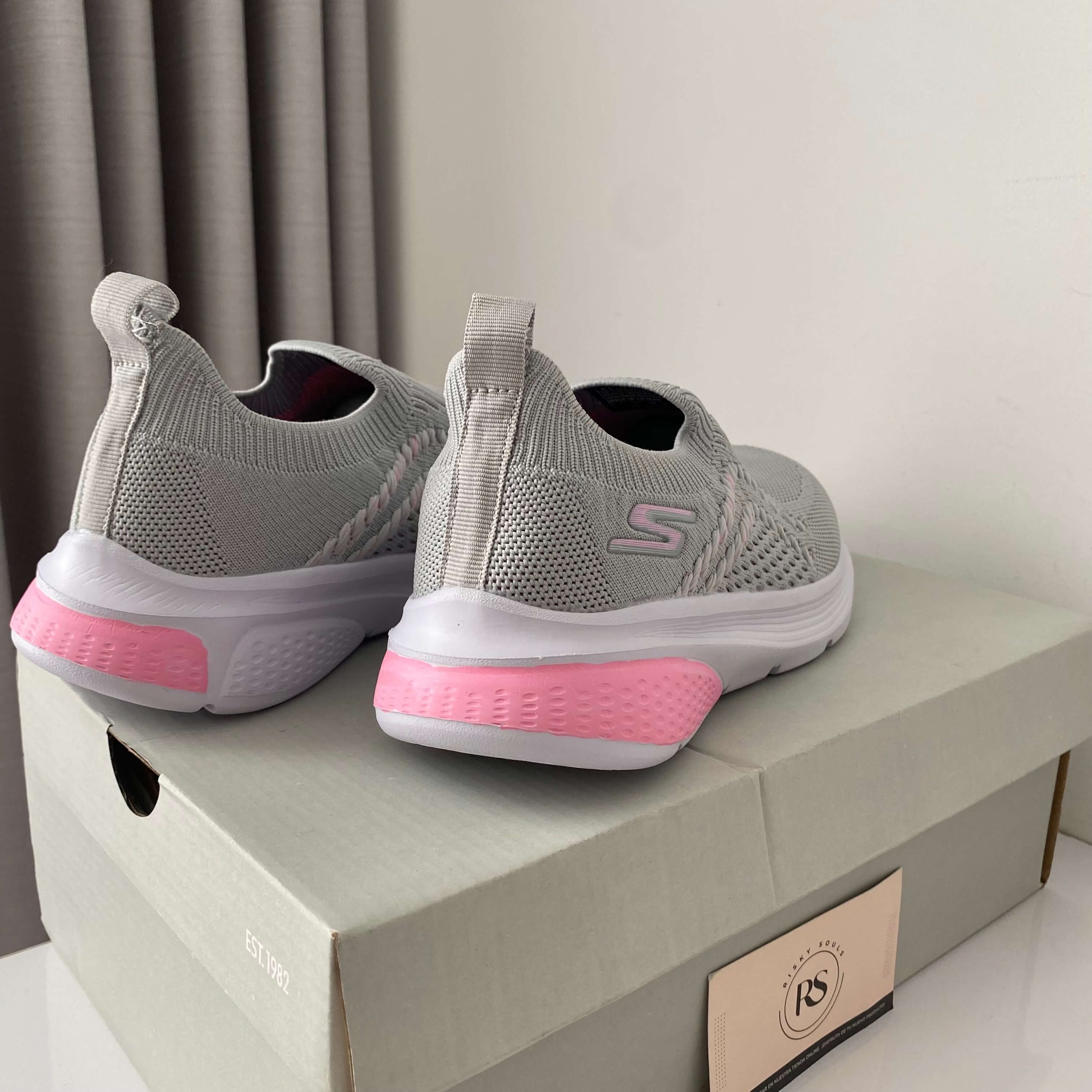 Skechers Comfort Gris-Rosado (2)