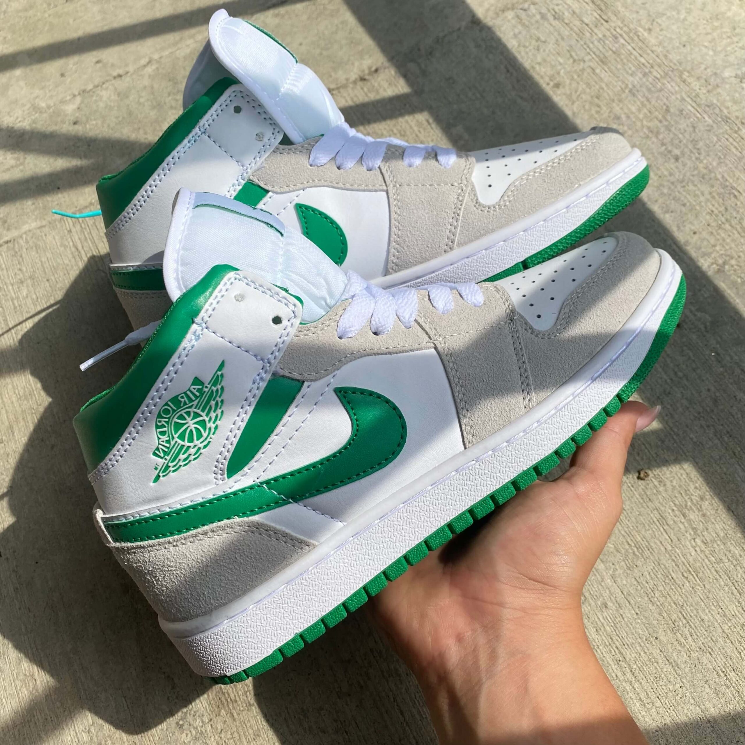 Jordan Retro 1 Gris Verde (2)