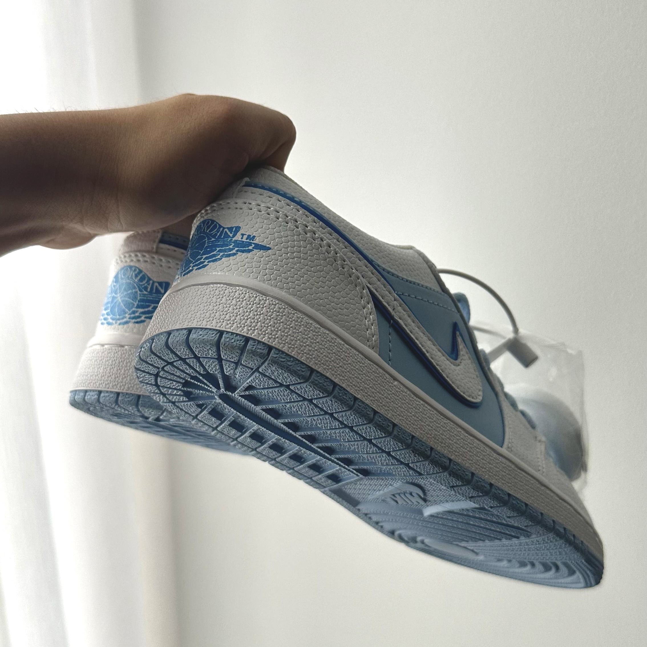 Jordam retro 1 low azul (1)
