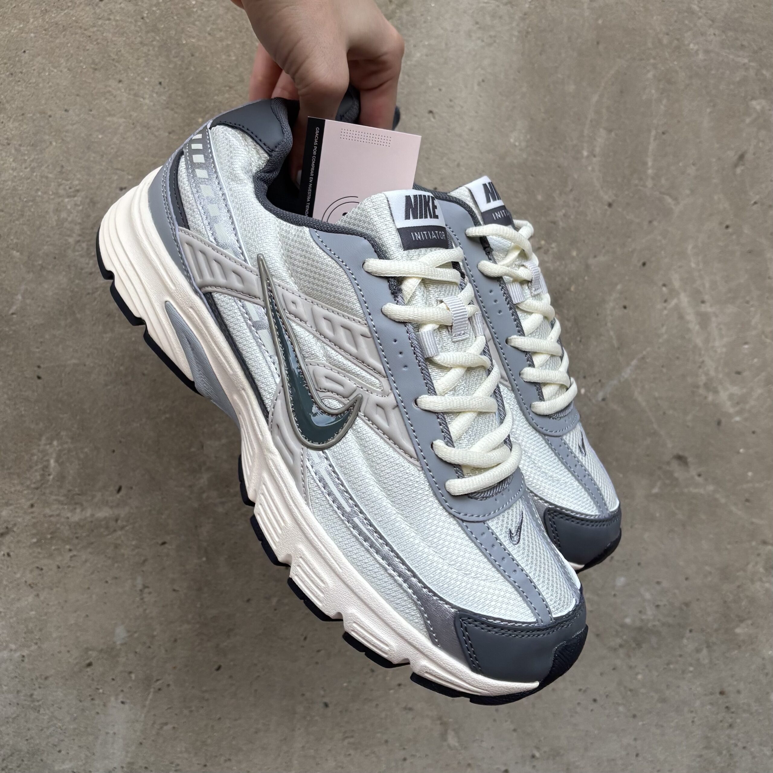 Nike initiator gris (4)
